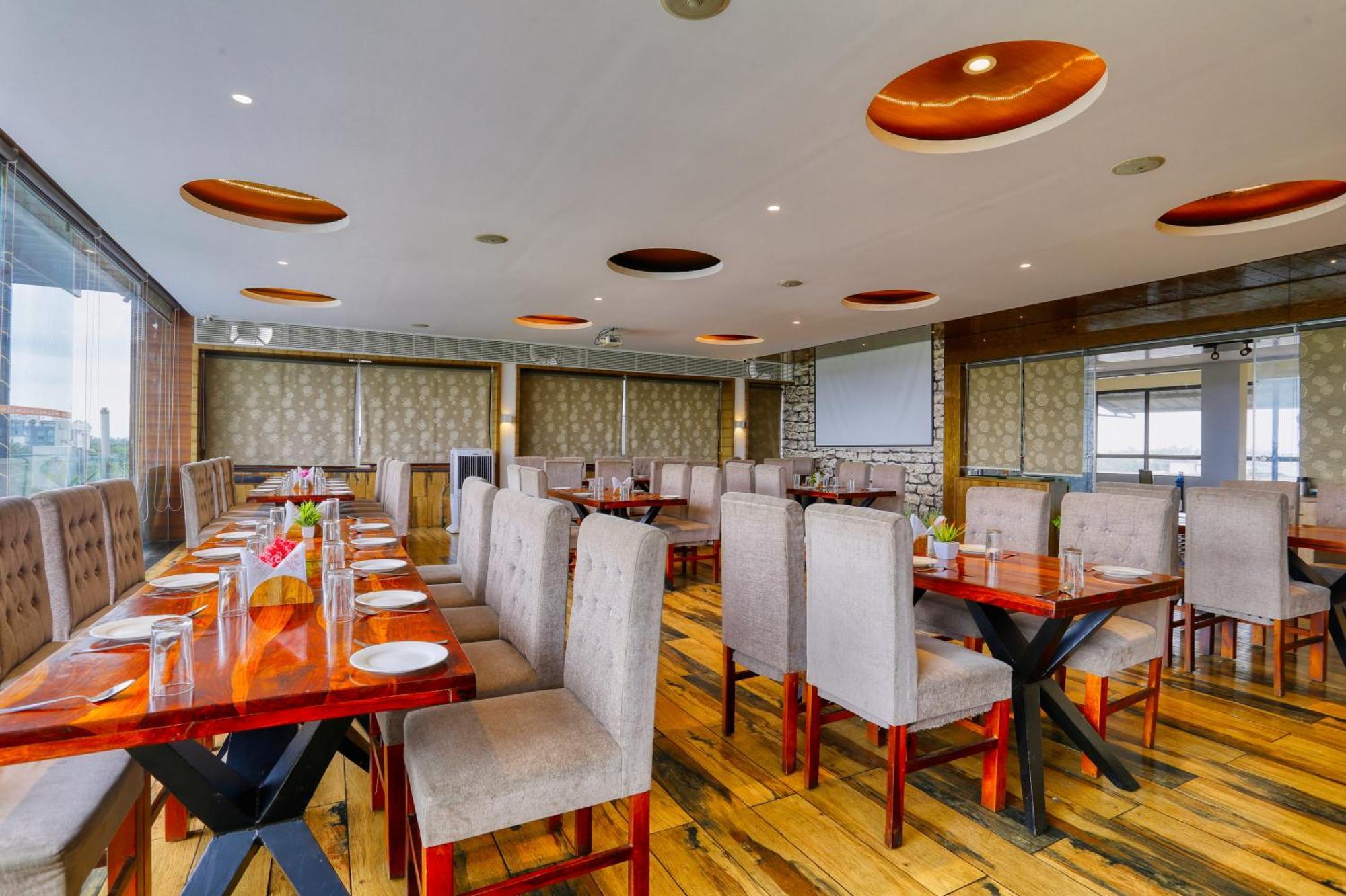 The Ashoka Hotel Indore Ngoại thất bức ảnh