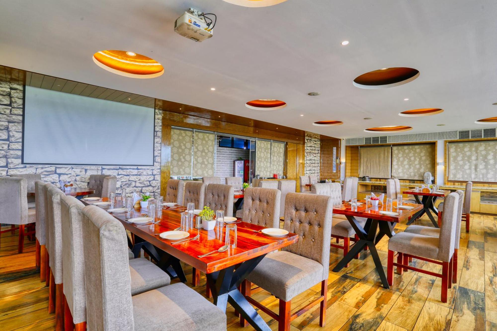 The Ashoka Hotel Indore Ngoại thất bức ảnh