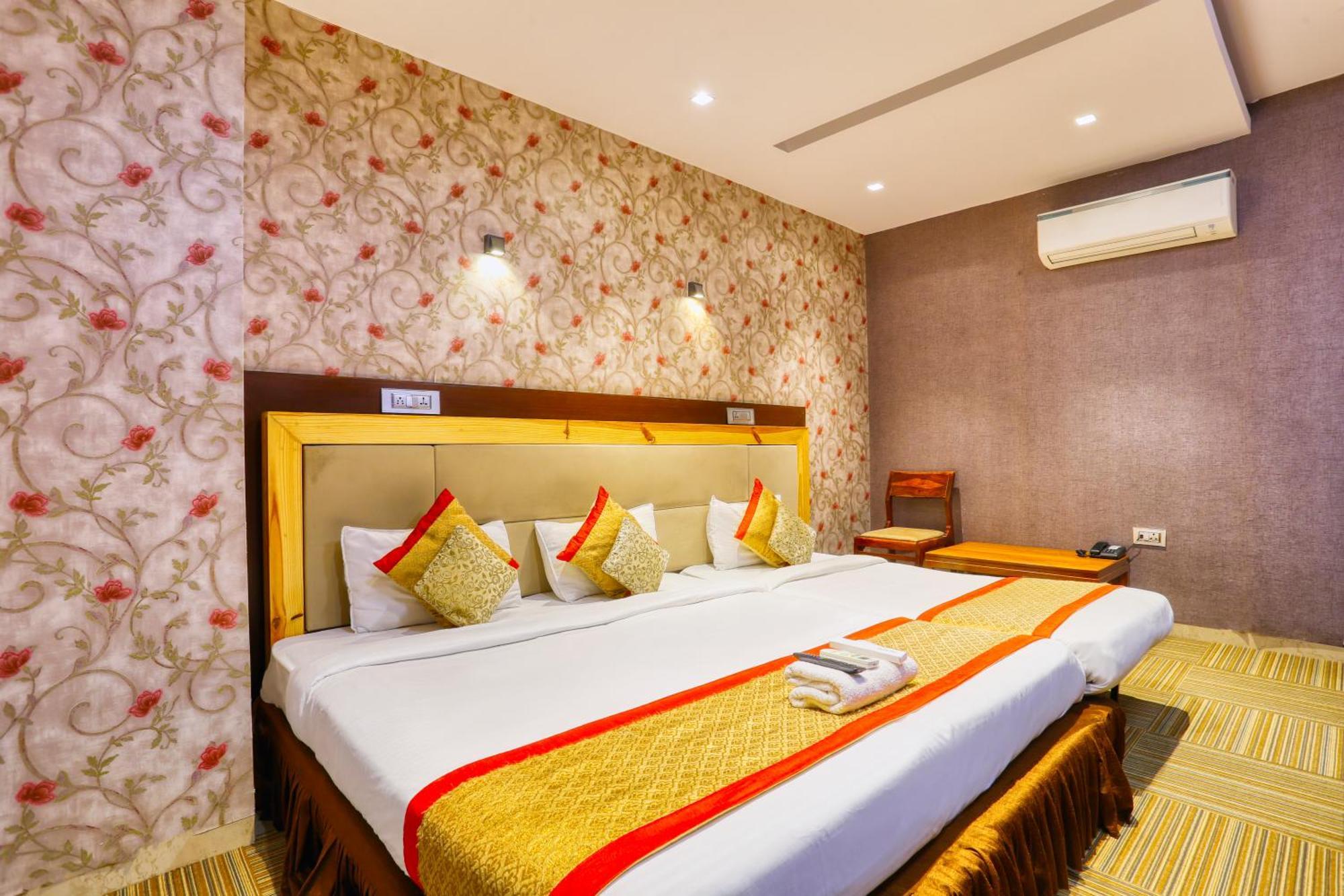 The Ashoka Hotel Indore Ngoại thất bức ảnh