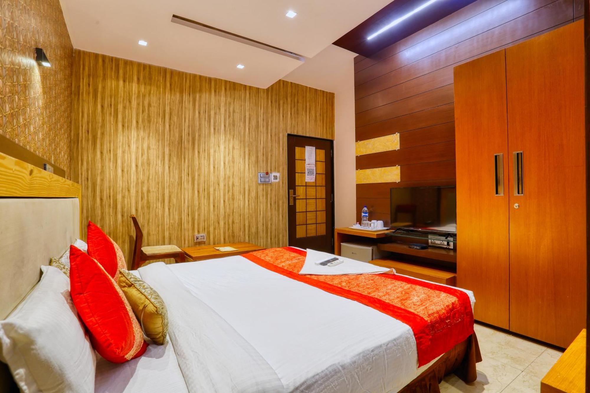 The Ashoka Hotel Indore Ngoại thất bức ảnh
