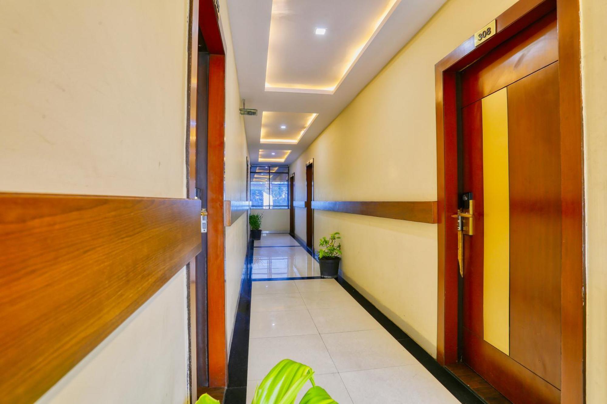 The Ashoka Hotel Indore Ngoại thất bức ảnh