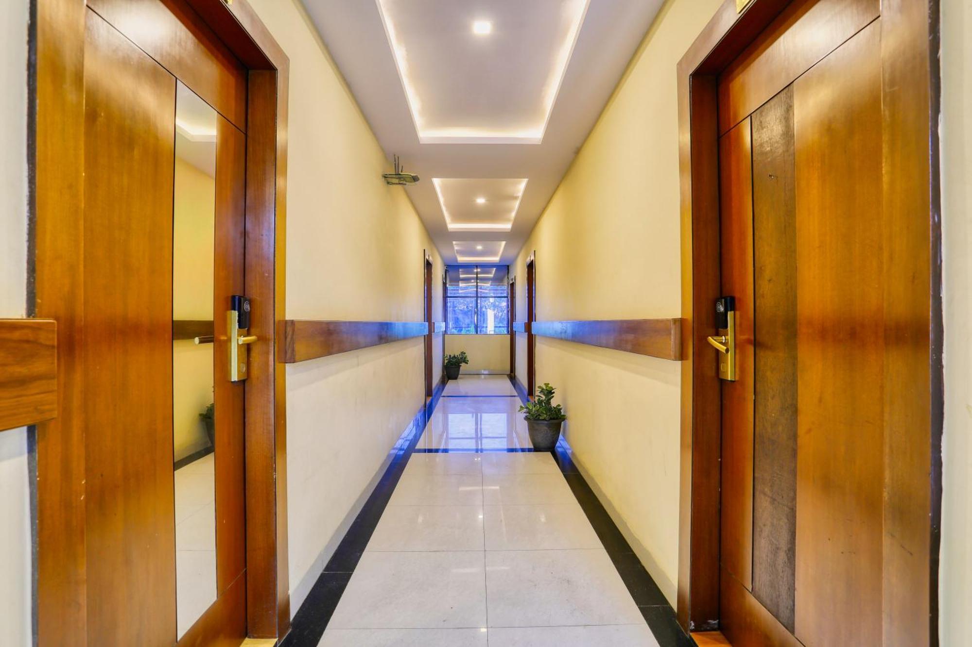 The Ashoka Hotel Indore Ngoại thất bức ảnh