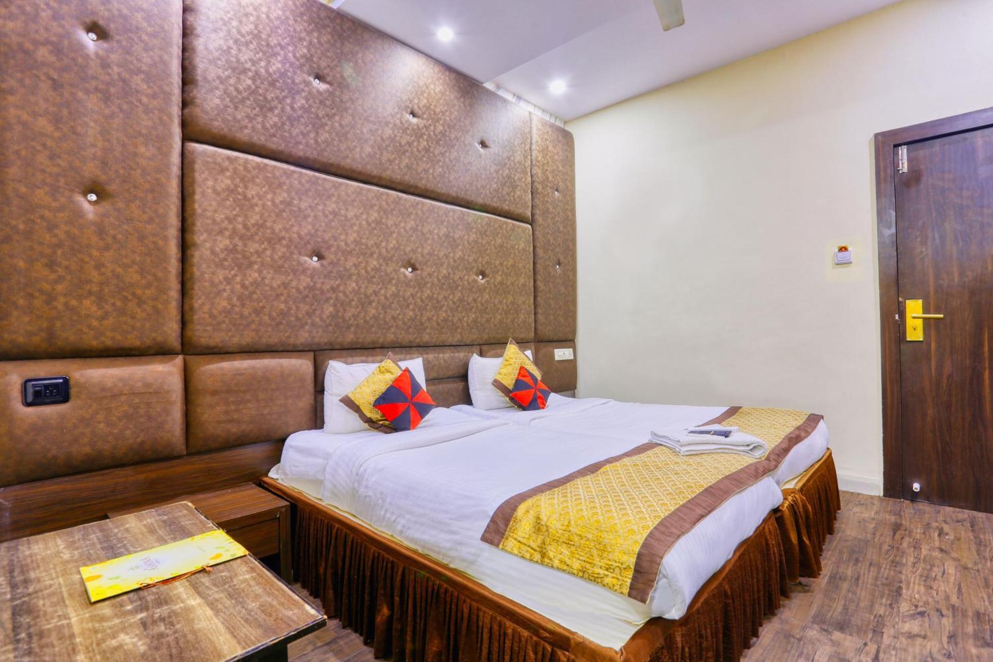 The Ashoka Hotel Indore Ngoại thất bức ảnh
